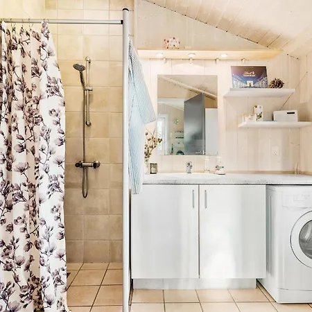 Cozy In With Wifi Skals